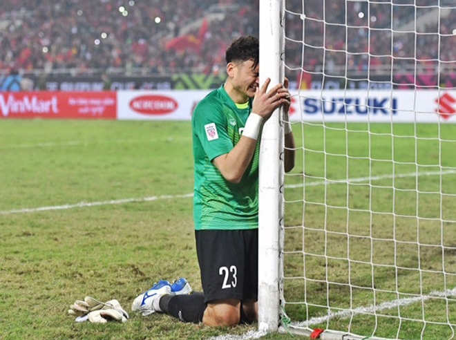 HLV thể lực Muangthong lo lắng vì Văn Lâm bị 'quá tải'