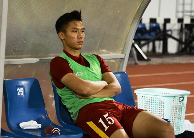Quế Ngọc Hải chấn thương, nguy cơ lỡ đại chiến derby Hà Nội