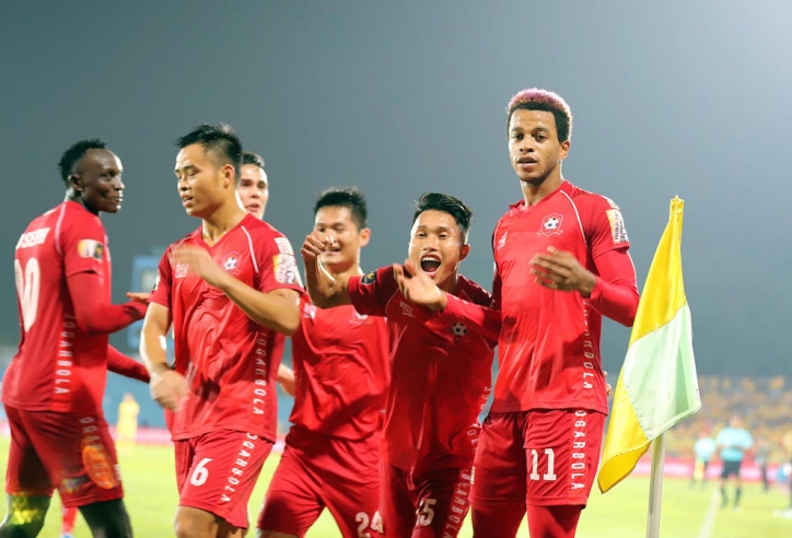 Ngoại binh tỏa sáng, Khánh Hòa và Hải Phòng tạo cơn mưa bàn thắng