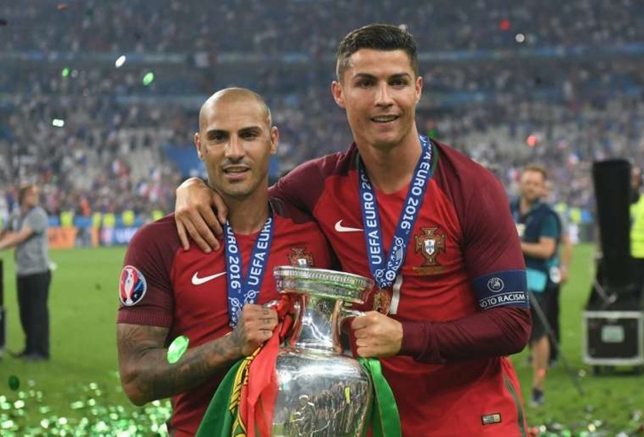 Tiết lộ: Nhà vô địch Euro 2016 suýt chút nữa đến Việt Nam thi đấu