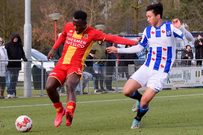 HLV Heerenveen đã tìm ra vị trí tốt nhất cho Văn Hậu?