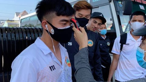 Đội bóng Việt Nam đầu tiên cách ly dịch Covid-19