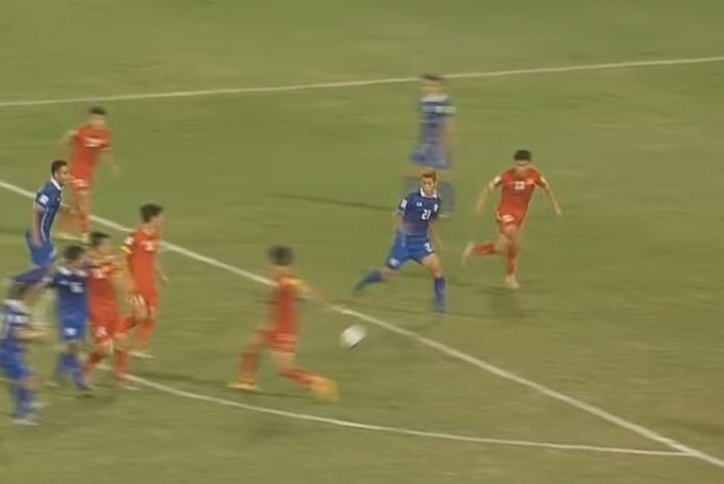 VIDEO: Thái Lan đá tiki-taka như đùa giỡn trước khung thành Việt Nam