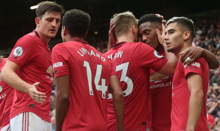 Neville: 'MU cũng giống Liverpool'