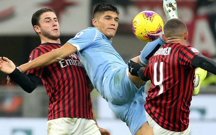 Ghi bàn hộ AC Milan, Lazio lần đầu thắng tại San Siro sau 30 năm