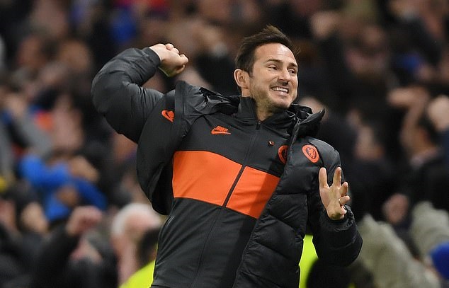 Lampard: 'Thật dễ để đầu hàng Ajax'