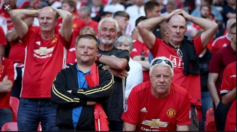 Fan MU đòi chuyển sang cổ vũ Liverpool trên đài phát thanh
