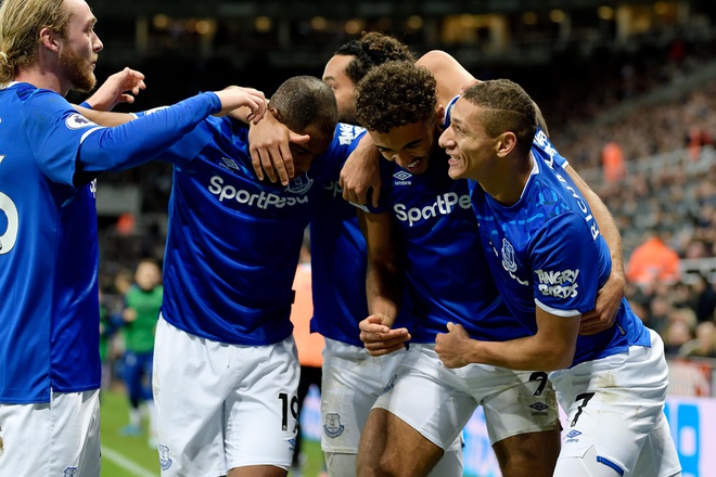 Everton 'gây bão' với đội hình được tạo ra bởi trẻ em