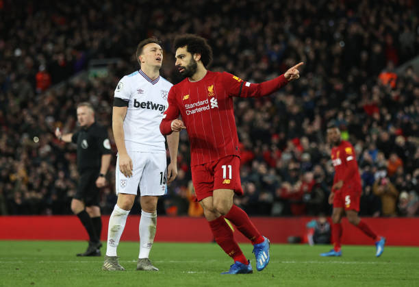 Liverpool từ cõi chết trở về nhờ sai lầm của đối phương