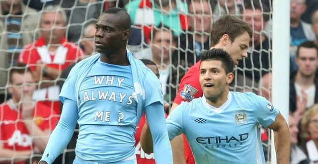 VIDEO: Pha ăn mừng kinh điển của Balotelli khi Man City đè bẹp MU