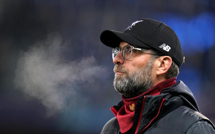 Klopp bật khóc vì video trong bệnh viện chữa Covid-19