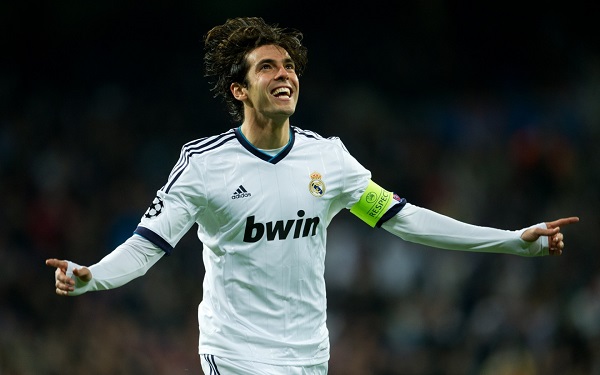 VIDEO: Kaka và bàn thắng ma thuật trong màu áo Real Madrid