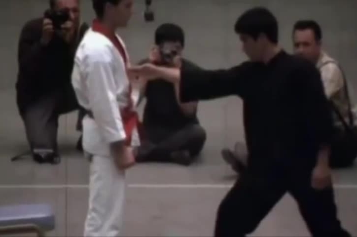 VIDEO: Cận cảnh 'nhất thốn quyền' của Lý Tiểu Long khiến giới khoa học điên đầu