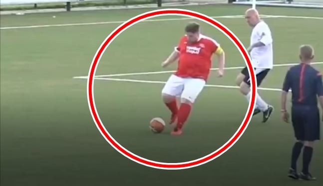 VIDEO: Cầu thủ nặng hơn 100kg phô diễn kỹ thuật như Ronaldo