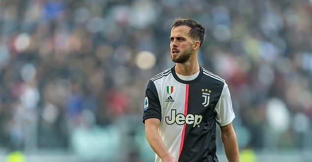 Chuyển nhượng ngày 25/5: Sao Juve nổi loạn để đến MU