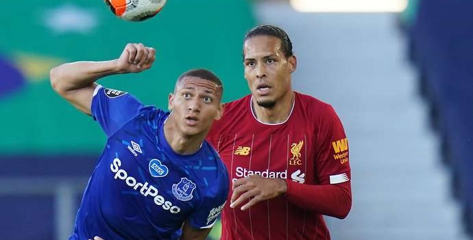 Richarlison bị 'quả báo' trong trận Everton vs Liverpool