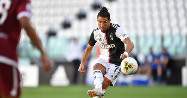 Sau gần 1000 ngày chờ đợi, Ronaldo có kỷ lục 'vô tiền khoáng hậu'