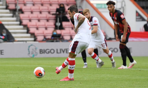 Bournemouth lâm vào cảnh 'ngàn cân treo sợi tóc'