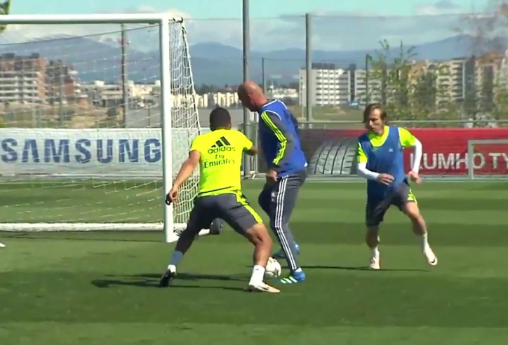 VIDEO: Zidane khoe đẳng cấp, cầu thủ Real 'ăn hành'