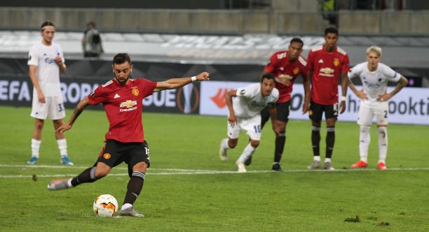 Fernandes bị cảnh báo mất quyền đá penalty ở MU