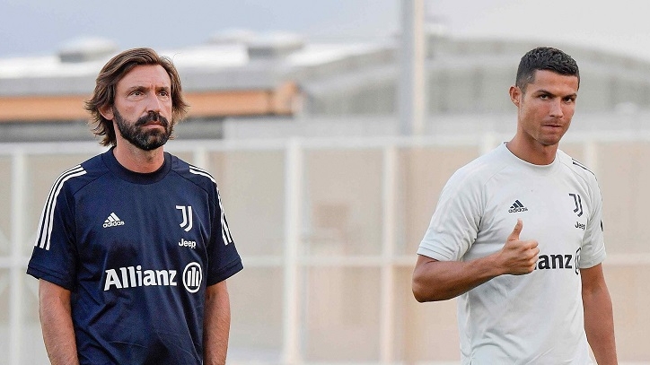 VIDEO: Lần đầu Ronaldo được Pirlo chỉ đạo ở sân tập Juve