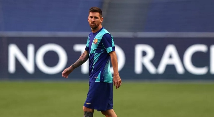 Đồng đội Messi quay lưng với Barca