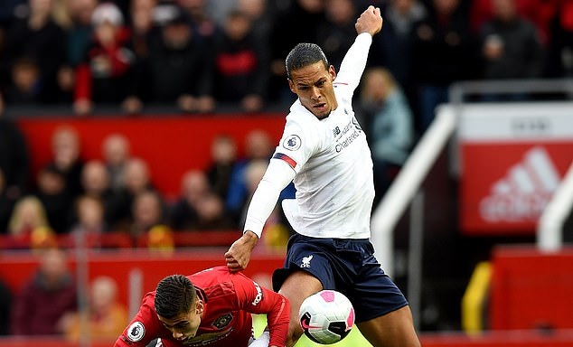 Van Dijk ca ngợi MU vĩ đại sau 'bom tấn' đầu tiên