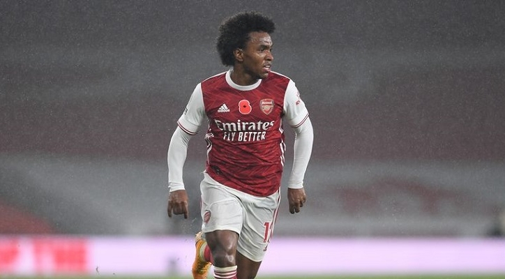 Fan Chelsea vui sướng sau trận thua của Arsenal