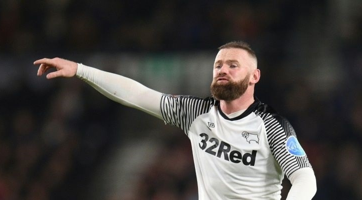 Làm cầu thủ kiêm HLV, Rooney định 'tranh thủ' gia hạn hợp đồng cho chính mình