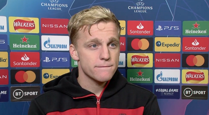 Phản ứng của Van de Beek khi phải 'làm nền' cho Bruno Fernandes tỏa sáng