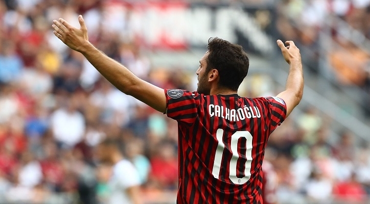 Calhanoglu từ chối Juve vì được MU quan tâm