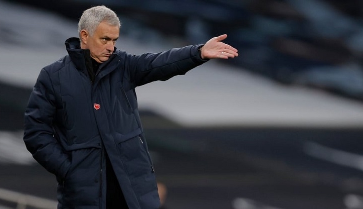 Mourinho không phục khi Tottenham thua Leicester
