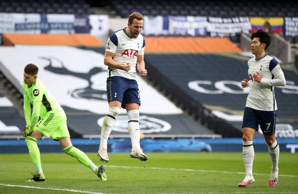 Son-Kane cùng nổ súng giúp Tottenham tìm lại chiến thắng