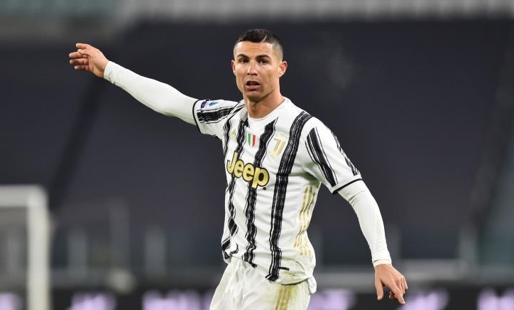 Phản ứng của Ronaldo sau khi phá kỷ lục của Pele