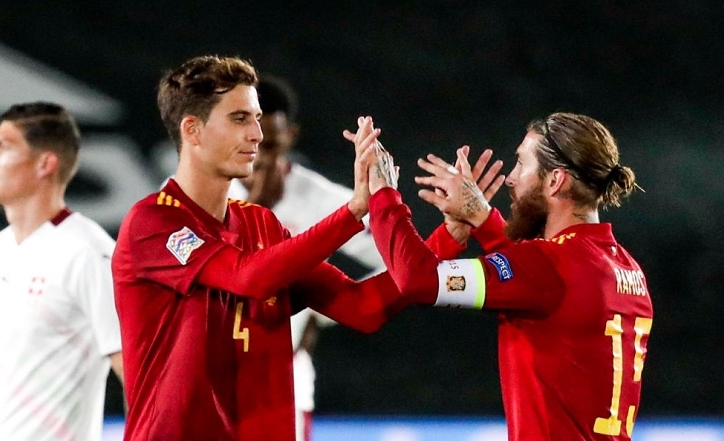Real 'nẫng tay trên' MU và Arsenal