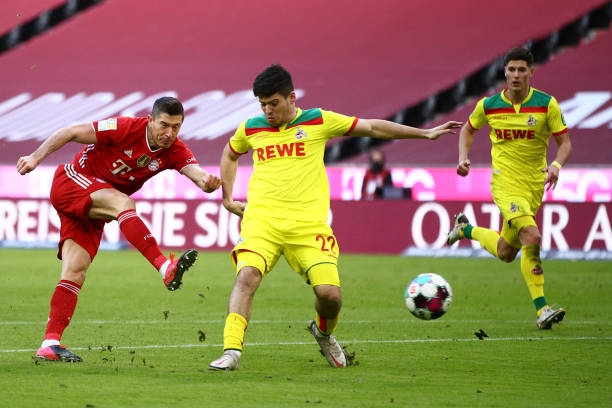 Bayern đè bẹp Koln với cú đúp của Lewandowski
