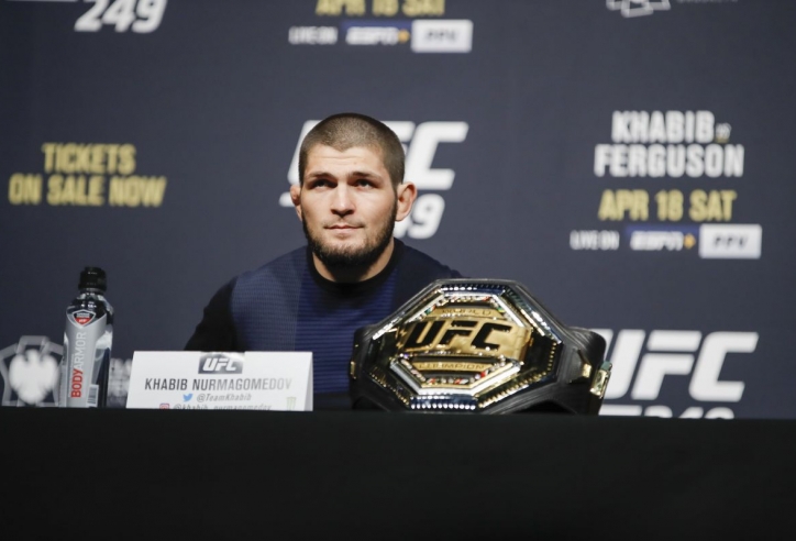 Khabib giải nghệ vì muốn 'ngủ trước giờ ăn trưa'