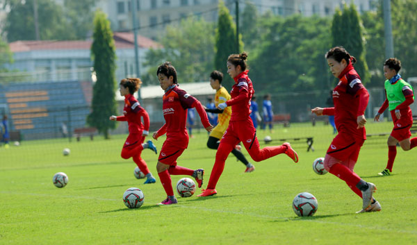ĐT nữ Việt Nam tích cực giao hữu trước thềm SEA Games 30