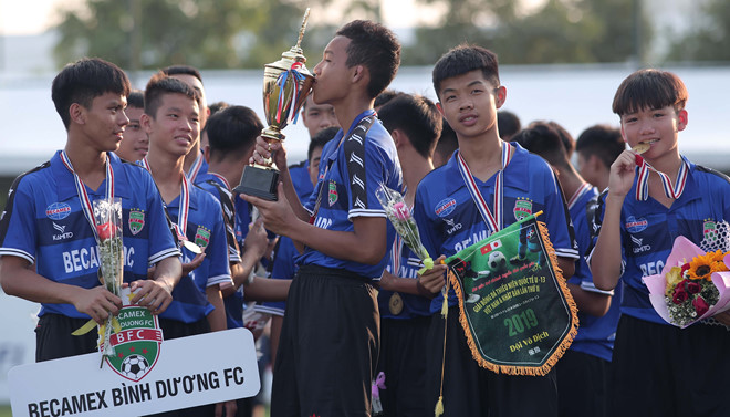 Việt Nam đánh bại Nhật Bản tại giải U13 quốc tế ở Bình Dương