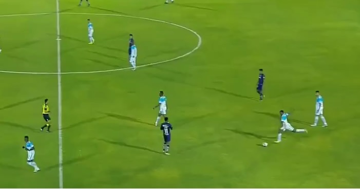 VIDEO: Bàn thắng từ pha đá phạt khoảng cách xa nhất Thế giới