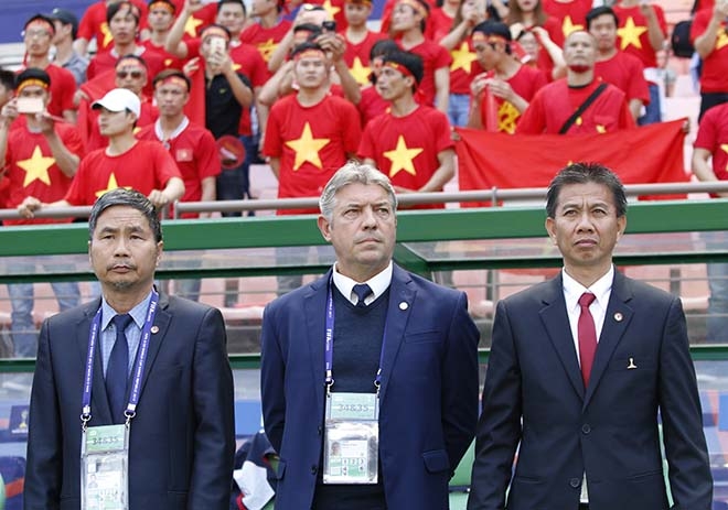 Chia tay VFF, GĐKT Jurgen Gede đầu quân cho bầu Hiển?