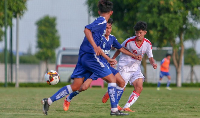 VIDEO: Tài năng trẻ U19 HAGL nói điều đặc biệt về Công Phượng