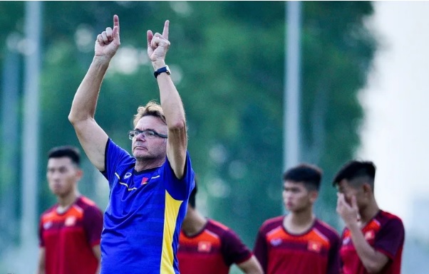 HLV Troussier bổ sung 4 sao trẻ HAGL JMG cho U19 Việt Nam