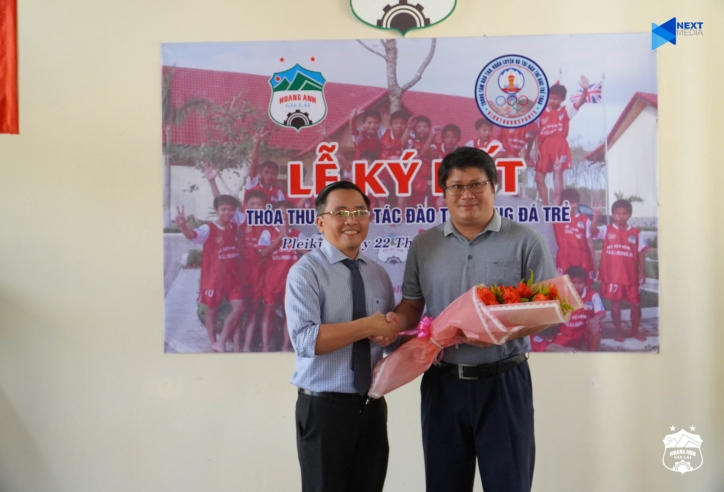 CLB HAGL chia tay 9 'đàn em Công Phượng'