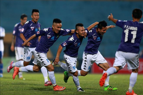 Hà Nội FC giải ngân hàng chục tỷ đồng tiền thưởng