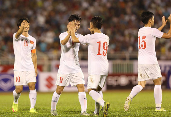 HLV Hữu Thắng vô tình tiết lộ bộ khung của U23 Việt Nam tại SEA Games 29