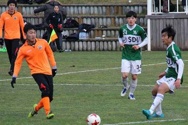 Vắng Xuân Trường, Gangwon chật vật thắng đội hạng 3