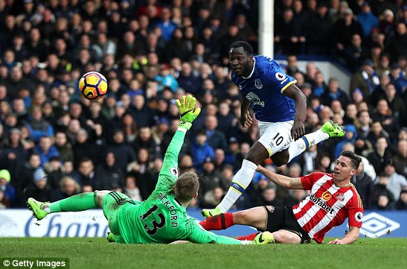 Everton dễ dàng giành 3 điểm trước đội cuối bảng