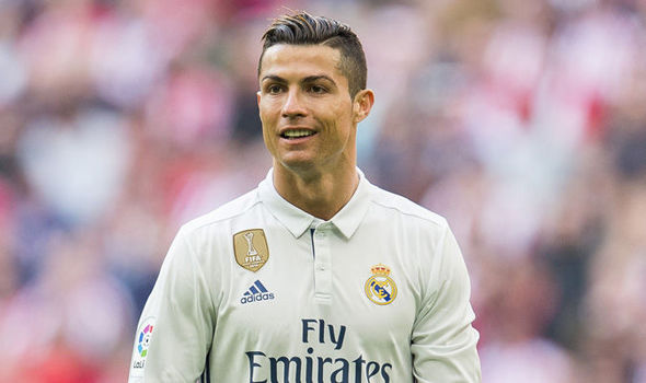 Cực sốc khi Ronaldo muốn BBC tan rã
