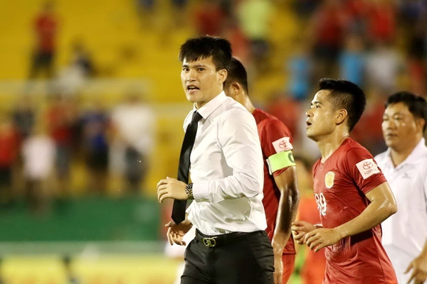 Công Vinh ra tay, ‘siêu sát thủ’ trở lại V-League